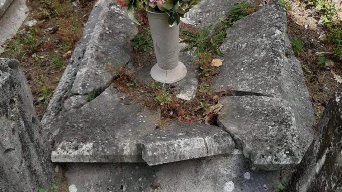 Messe nere al cimitero, tombe forzate, trovato sangue
