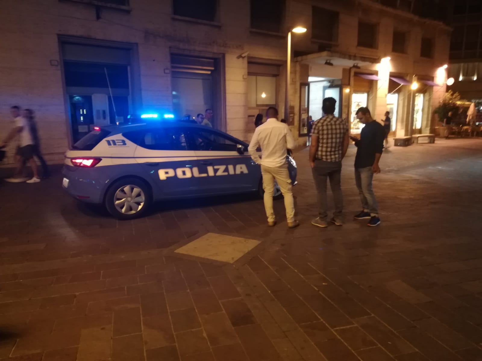Picchia selvaggiamente la sua compagna, solo denuncia lui