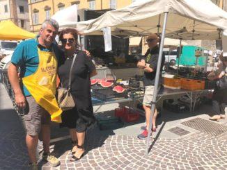 Fruttivendolo dal cuore d'oro da 4 anni regala frutta e verdura a bisognosi