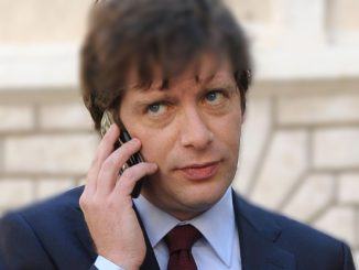 Giuseppe Pippo Civati, in elettrico, a Perugia presenta suo primo romanzo