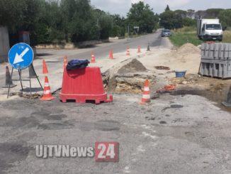 Operaio rimasto incastrato sotto a un macchinario, ferito