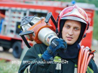 Cuore di Vigile del fuoco, soccorse 4 donne anziane erano senza elettricità