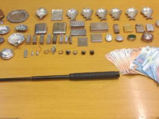 Argento in auto e manganello in metallo, due persone dell'Est denunciate da Polstrada