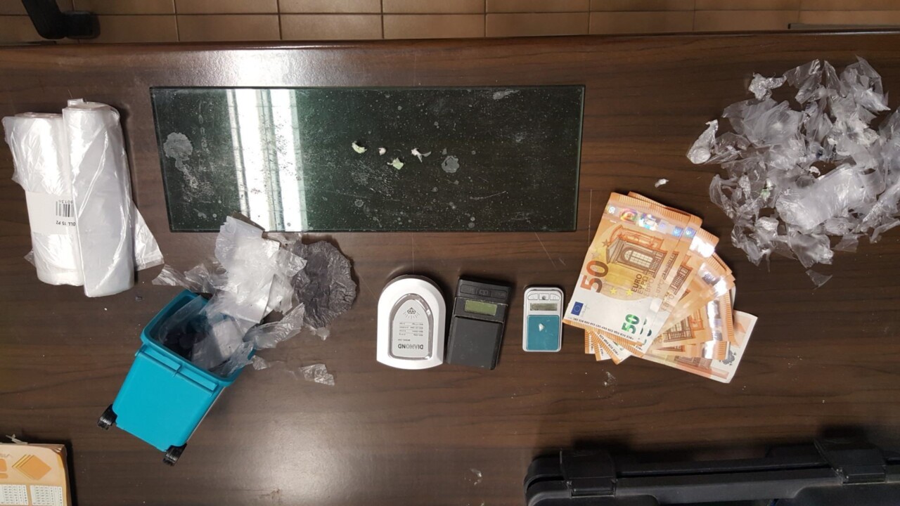 Finanza smantella banda internazionale di spacciatori di droga
