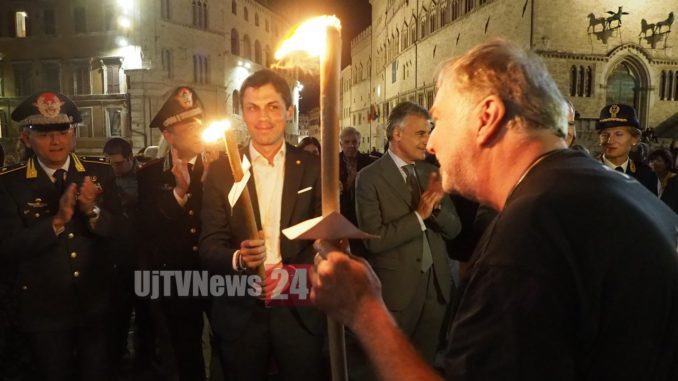 I confini della memoria, la Fanfara della Polizia, la fiaccolata e lo spettacolo in piazza Grimana | FOTO