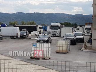 Incidente sul lavoro nel territorio Bastiolo, lastra di acciaio schiaccia operaio