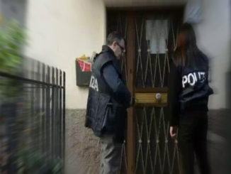 Senza tetto si infila su un balcone, Questore lo manda via da Terni
