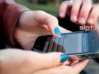 Strappa il cellulare di mano ad una ragazza, polizia arresta straniero