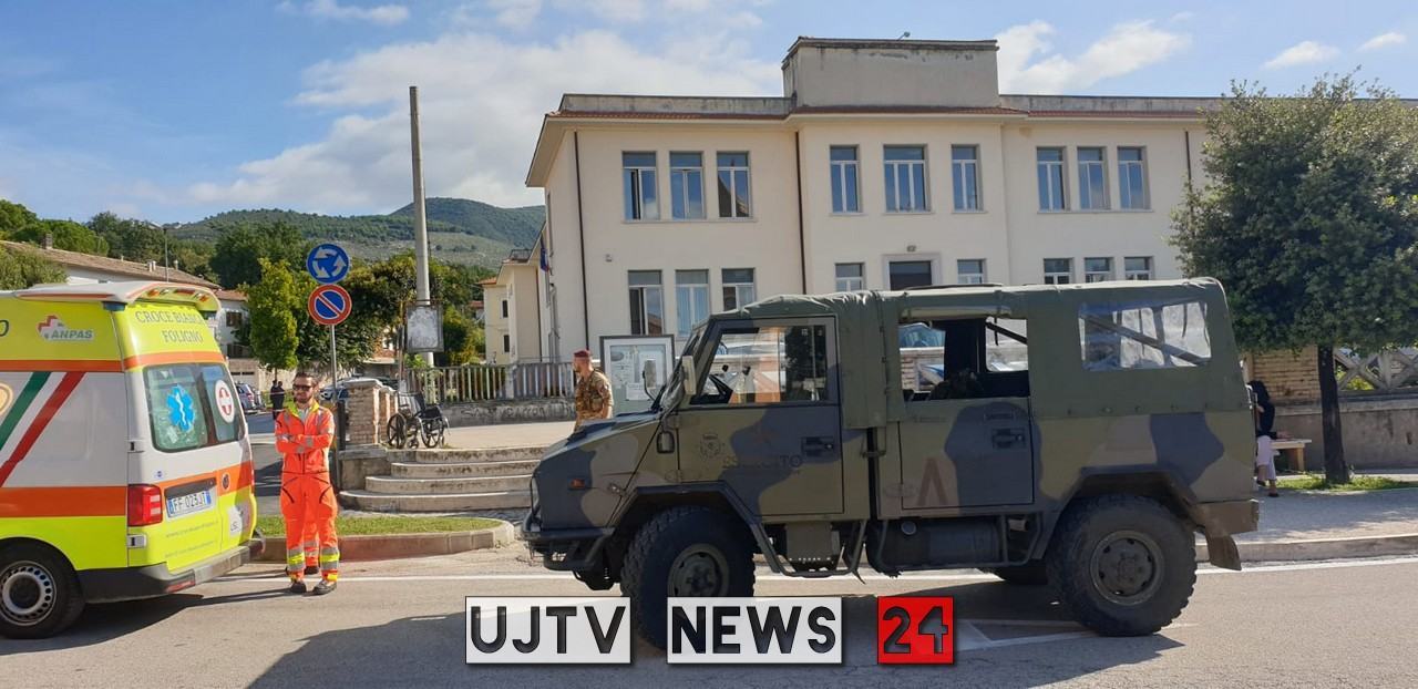 Si barrica nella scuola della figlia, preso genitore che minacciava di farsi esplodere