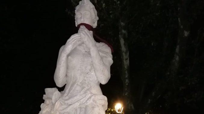 No alla censura, CasaPound imbavaglia le statue in oltre cento città italiane