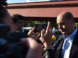 Nicola Zingaretti in Umbria a marcia odio preferiamo quella della pace