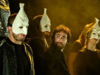 Liv Ferracchiati, a novembre arriva in Umbria con Commedia con schianto