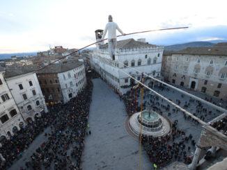 Il funambolo Andrea Loreni torna a Perugia, il 7 dicembre sarà a Ponte San Giovanni