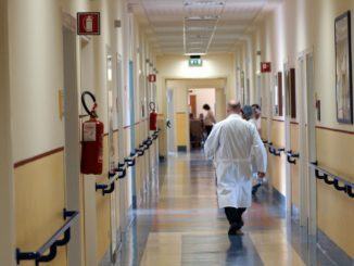 Spray urticante, dimessa giovane studentessa, aveva problemi di respiro