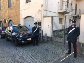 Omicidio-suicidio, impiegato civile Aeronautica uccide moglie e figlia, poi si spara