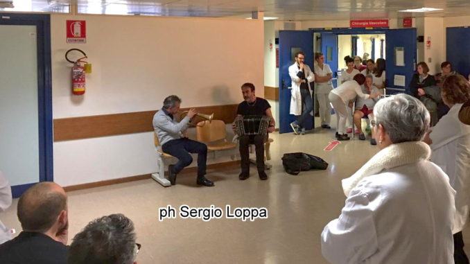 Concerto jazz per i malati in ospedale con Fresu e Di Bonaventura [VIDEO]