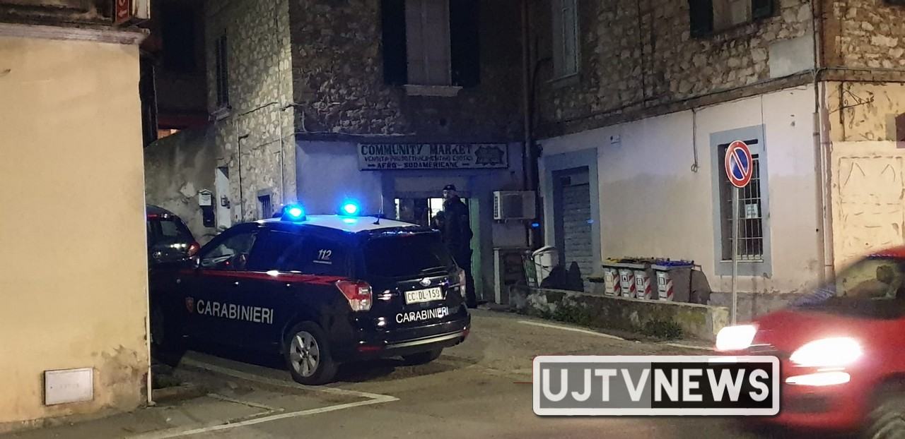 Accoltellato vicino al parcheggio a Fontivegge, carabinieri cercano aggressore