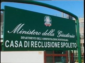 Arrestato a Spoleto mentre cercava di introdurre droga e telefoni in carcere con un drone