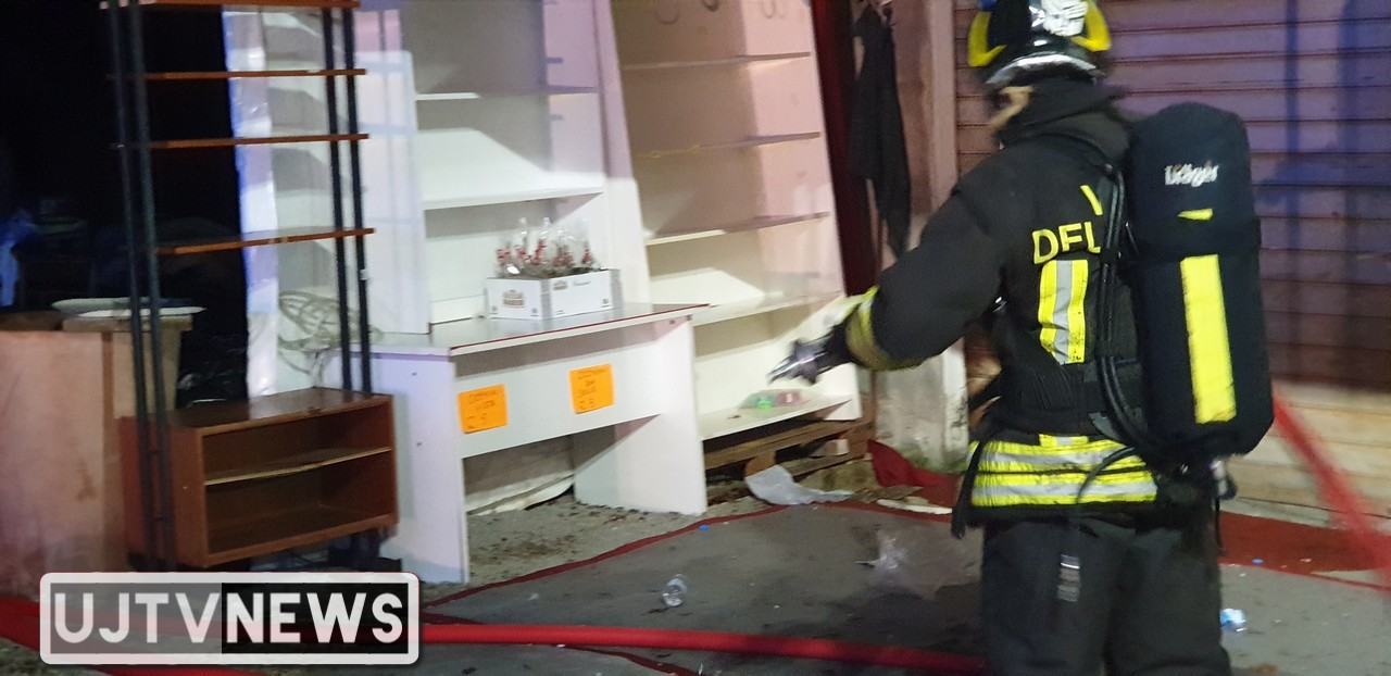 Ad allentare i vigili del fuoco sono stati alcuni abitanti della zona