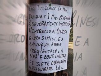 Coronavirus, cartello shock fuori dal ristorante: "Vietano ingresso ai cinesi"