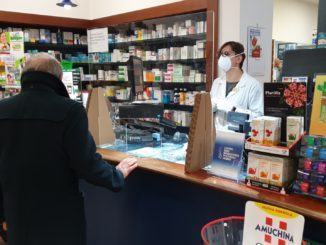 Sanità. Federfarma: vaccino antinfluenzale aiuto nella diagnosi covid