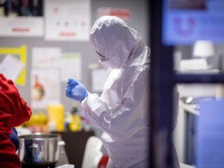 Focolaio Covid in azienda, 15 positivi, solo due erano vaccinati con ciclo completo