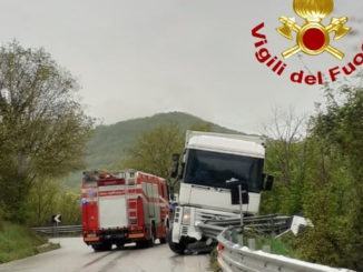 Incidente stradale a Spoleto, uova rotte ma nessun ferito