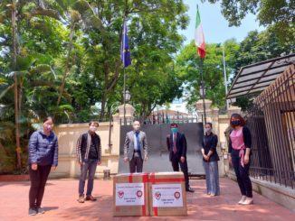 Ex studenti vietnamiti fa colletta e dona 5000 mascherine UnistraPg