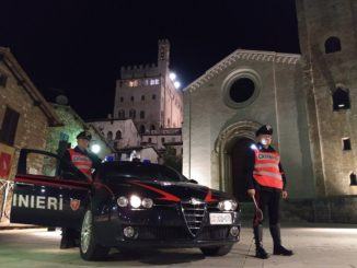 Spacciavano nascosti all’interno del bosco, arrestati dai Carabinieri