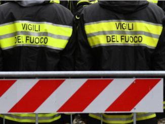 Tragedia a Deruta, 42enne muore davanti al padre durante potatura pianta