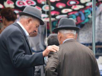 Gli anziani non sono scarti della società, e vanno tutelati
