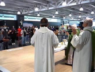 Il cardinale Gualtiero Bassetti in visita alla Centralcar di Perugia