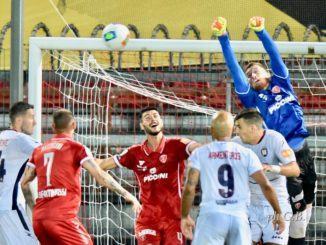 Calcio, Perugia-Crotone finisce 0-0, Grifo sfiora una clamorosa vittoria