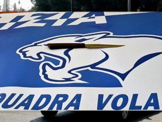 Si è lasciato con la ragazza e due lo minacciano col coltello, denunciati