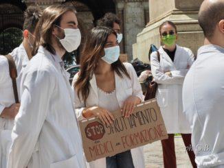 Medici specializzandi protestano in piazza, servono più Borse di Medicina Generale
