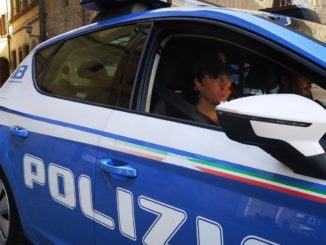 Bimbo sfugge al controllo della mamma, Polizia lo ritrova in tempi record