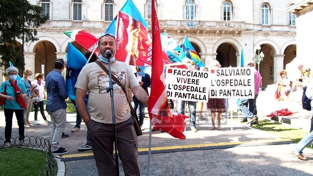 La Regione dell'Umbria toglie i soldi agli “eroi” della sanità
