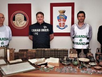Libri antichi e reperti archeologici recuperati da Carabinieri e Finanza