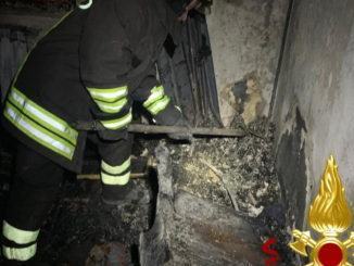 Incendio nella notte a Paciano, in fiamme un appartamento