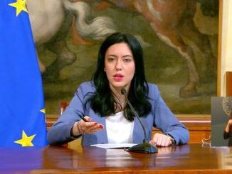 Post social Presidente Consiglio Amelia contro Ministro Azzolina, FI contro