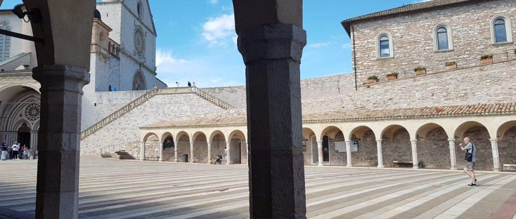 Coronavirus, 18 positivi ad Assisi, contagiati anche 4 frati, tutti sono stati isolati