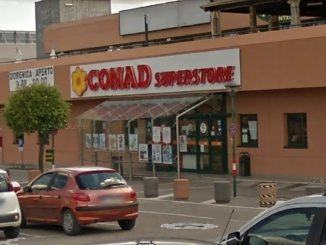 Rubano Bmw e svaligiano cassaforte di un supermercato a Bastia