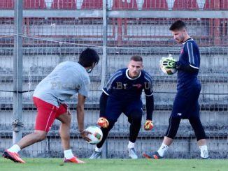 Grifo in lutto, moto papà portiere Paolo Baiocco, a Brescia in 21 giocatori