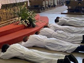Ordinazione diaconale a Perugia di cinque neo diaconi transeunti