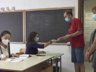 Elezioni, chiusi seggi, comincia spoglio referendum, affluenza 49,42