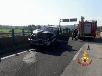 Incidente stradale sulla E45 a Lidarno, due auto ribaltate, feriti