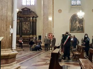 Malore in chiesa per un carabiniere, attimi di panico in Duomo a Perugia