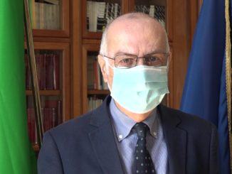 Covid, epidemia in Italia mostra lieve riduzione nella trasmissibilità