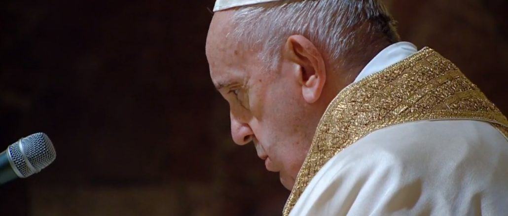 Il Papa da Fazio: UE trovi accordo sui migranti, "Ci sono lager nella Libia", "dobbiamo pensare alla politica migratoria"