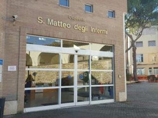 Manifestazione per la riapertura dei reparti del San Matteo